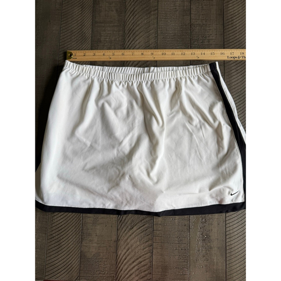 Nike Dri-FIT White Black Trim Skort | Built-in Shorts | Size L (12–14) - Picture 6 of 7